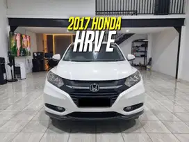 LOW KM Honda HRV E 1.5 CVT 2017 White on Black Putih HR-V AT Matic