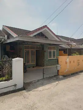 Dijual rumah cepat strategis di komplek Bukit Sukatani