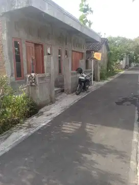 Rumah Tipe 70/175 + rumah lama 85m², 2 km dari jln raya kebak kramat