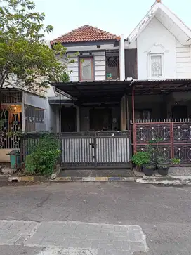 Rumah 2,5 lantai, dekat pintu tol karang tengah