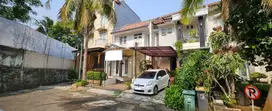 Disewa Rumah di Panorama Townhouse Lebak Bulus. Bagus.