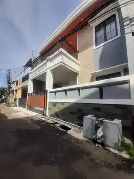 jual  perumahan pondok kopi dekat halte busway stasiun Klender jaktim