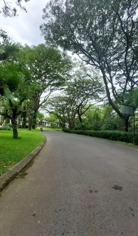 rumah murah lingkungan elite riverside depan jalan tol luas 144