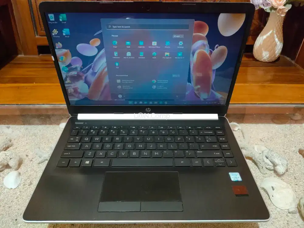 Laptop HP 14s Core i5 Generasi ke8 Ram 8 +SSD dualVGA Radeon R7