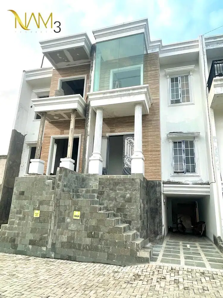 RUMAH 3 LANTAI JAKARTA SELATAN MEWAH MINIMALIS