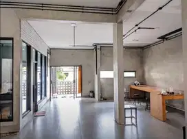 rumah konsep kantor bagus di sulfat dekat jalan raya