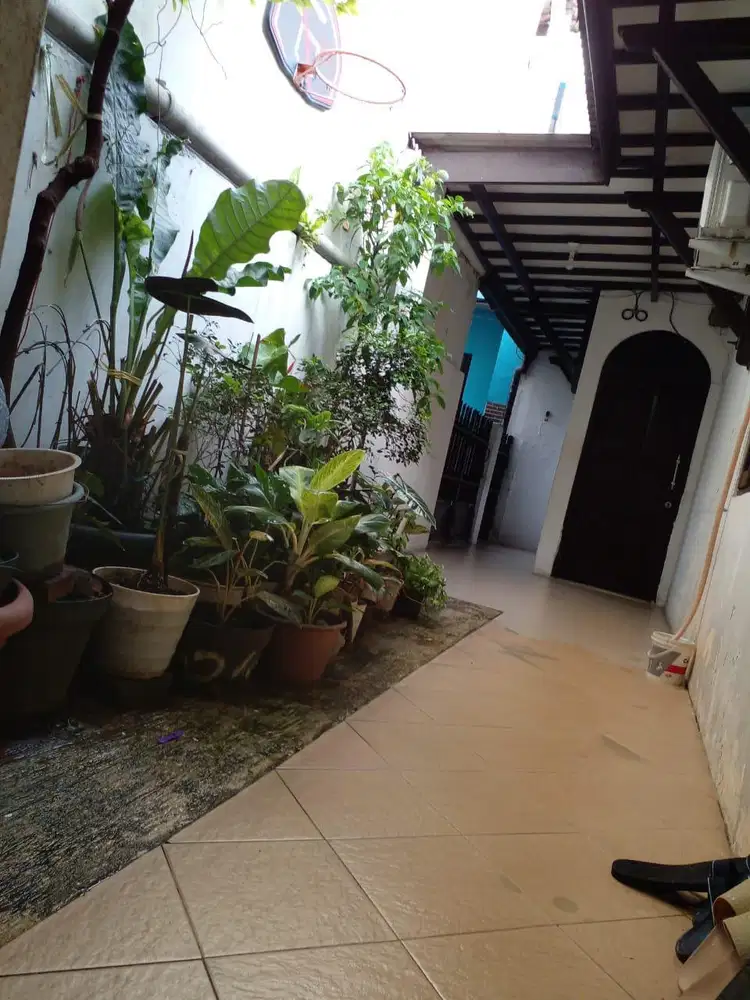 Dijual cepat rumah+kontrakan di jln tanjung barat lama jakael