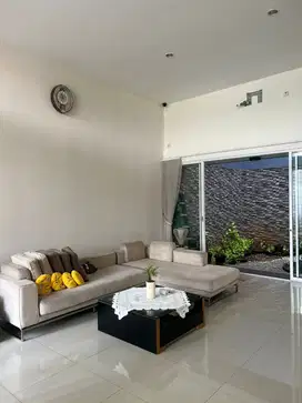 Dijual Rumah Citra 6, 3 lantai, Hadap Timur Laut
