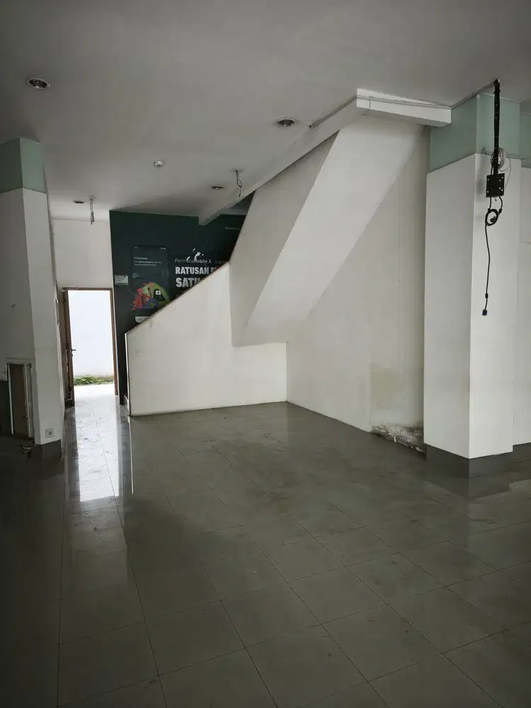 Ruko gandeng 2 unit dijual disewakan dekat living world
