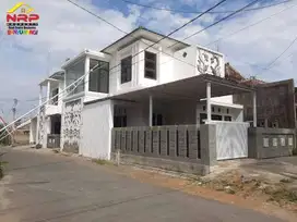 Dijual Rumah Megah Exclusive 2 Lantai Full Prabot di Kota Banyuwangi