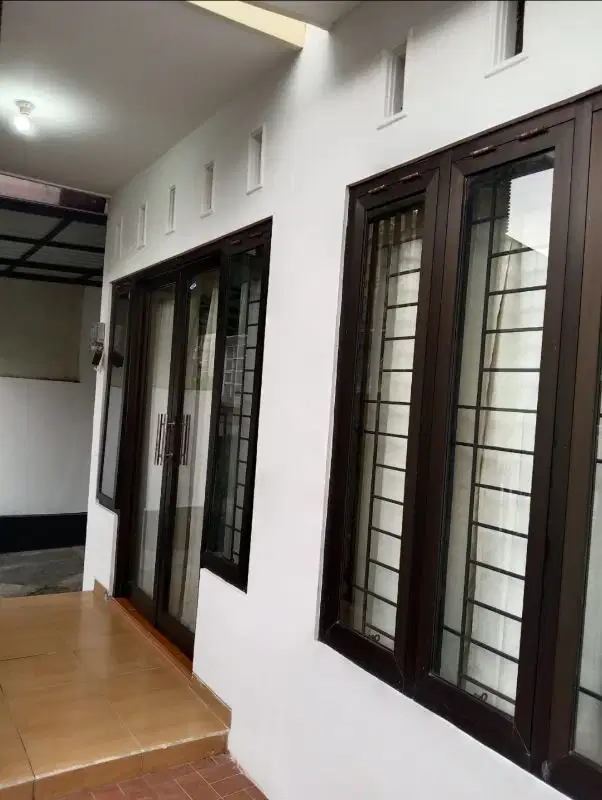 rumah cantik siap huni di saxofone suhat dekat kampus UB dan UMM