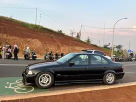 BMW 320i 1994 Bensin
