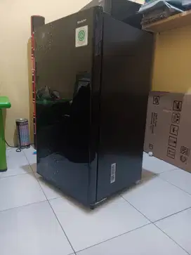 Dijual segera kulkas merk SHARP 1 pintu