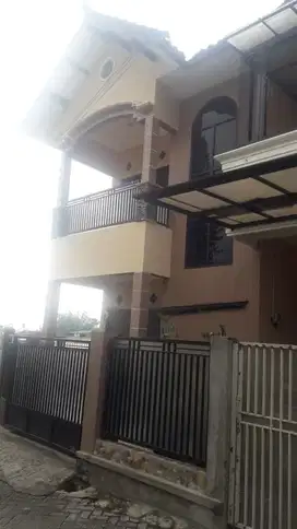 villa pemandangan bagus dekat balai kota batu siap huni