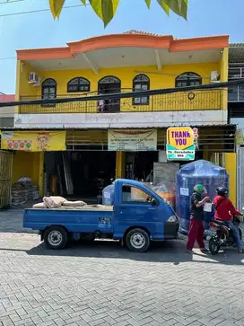 0730 - Disewakan Ruko 400m2 2 lantai Nol Jalan di GKB GRESIK