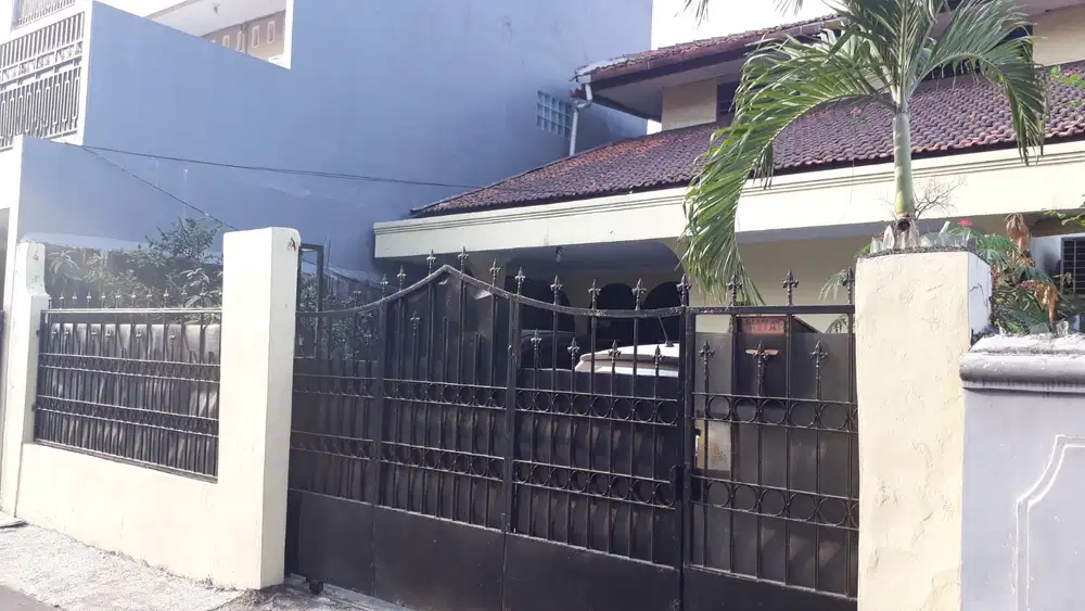 Bismillah dijual cepat rumh di jln tanjung barat lama Jaksel