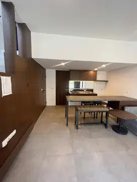 Dijual Rumah Freja House 2,5 Lantai Bagus dan Siap Huni