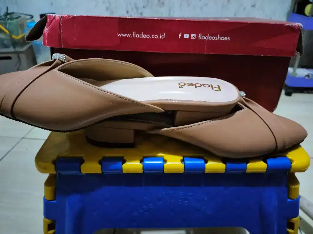 Flat shoes merek fladeo