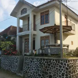 Di jual murah vila 2 Lt lokasi di vila bukit cipandawa Cipanas