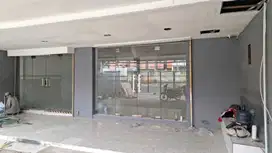 Disewakan Bangunan Komersial di Jl. Kartini Surabaya Pusat Strategis
