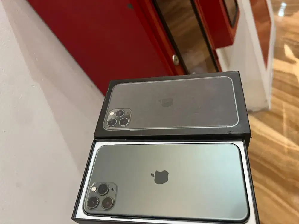 iphone 11 pro max 256gb tertarik baru