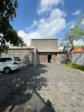 RUMAH INDUSTRIAL MODERN PREMIUM 2 LANTAI LUX UTARA PENDOWOHARJO SLEMAN