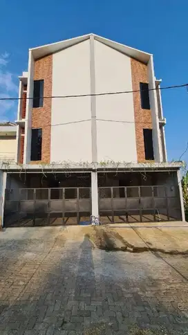 Rumah Kost Sigura2 13Kmr Aktif dkt Kampus UB UIN Unisma