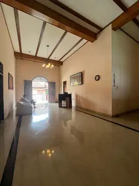 DIJUAL RUMAH LUAS SIAP HUNI JL STM - AMPLAS