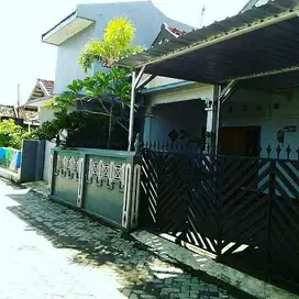 Rumah siap huni sangat strategis mantrijeron kodya pusat kota