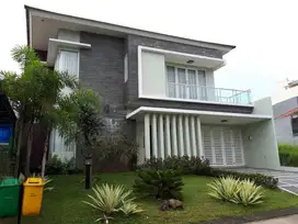 Rumah View Gunung Dalam Cluster Di Sentul City Depan Taman