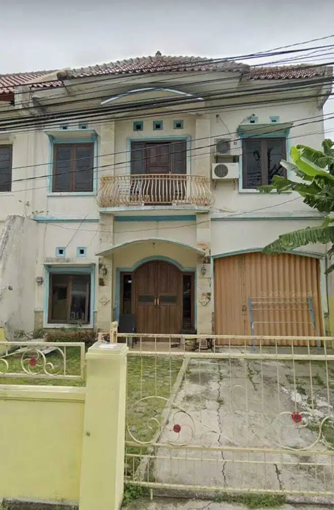 Disewakan rumah di pinggir jalan raya utama di jalan kaliurang