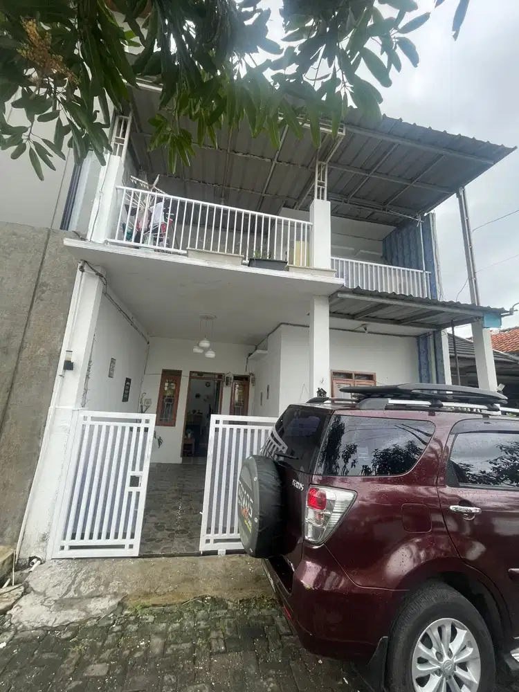 Rumah 2 lantai komplek Riung Bandung kota cipamokolan dkt RS Al Islam