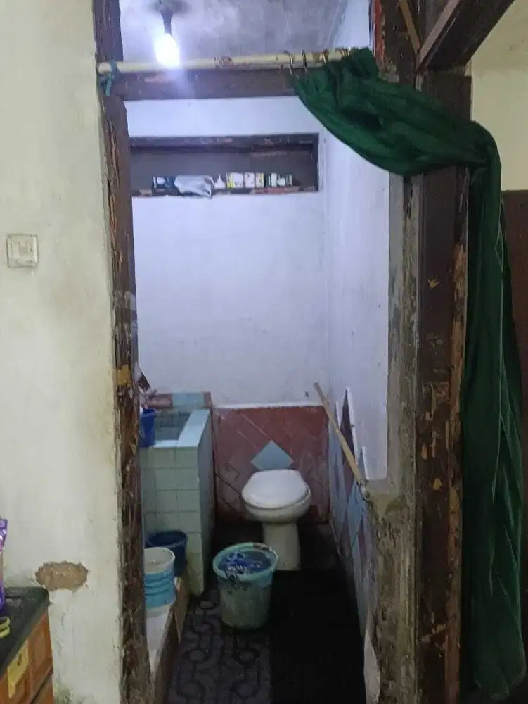 Dijual Murah Tanah berikut rumah diatasnya. Dekat Griya Arcamanik
