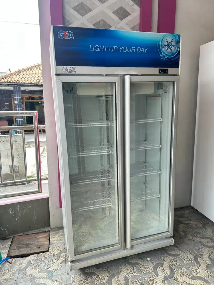 Showcase 2 pintu GEA Muluss normal belum permah service