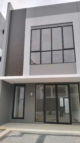 Disewakan Ruko 2 Lantai Uptown Avenue Lippo Cikarang, 85 Juta/Tahun!