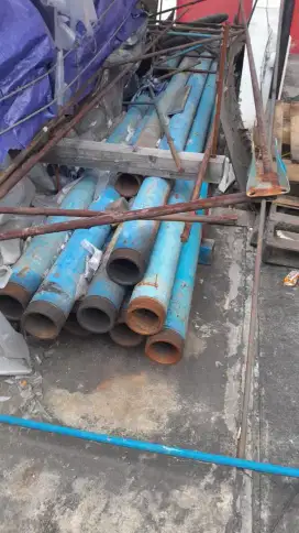 Besi pipa dan besi batangan