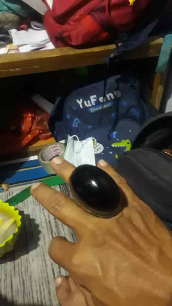 batu kecubung hitam dan pandan