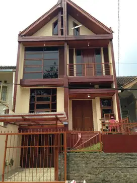 DIJUAL  RUMAH SETIABUDI REGENCY SETIABUDI BANDUNG