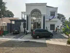 Dijual rumah siap huni swimming pool di cluster sentul city