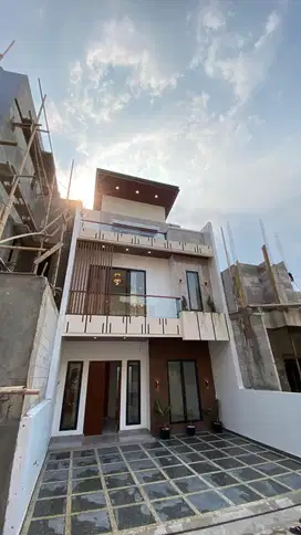 Rumah Dijual Di Jagakarsa Dalam Cluster Pinggir Jalan Akses Lebar