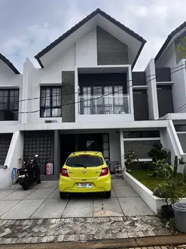 Rumah 2 Lt Semi Furnished di Cluster The Miles BSB City Mijen, Semaran