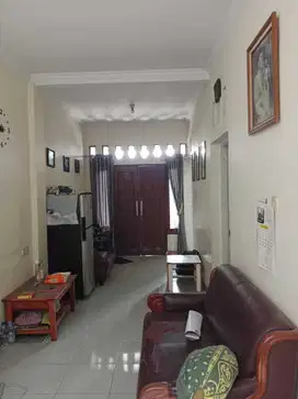 Rumah 2 lantai lokasi strategis di mustika grande setu kota bekasi