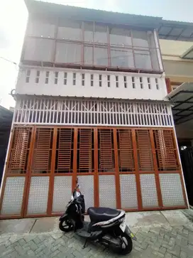 Grand Poris Cipondoh Tangerang Rumah 4 Lantai SHM 1,9 M Nego