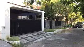 Jual 2 Rumah jadi 1. Jl Wisma Medokan Selatan Rungkut Surabaya Timur