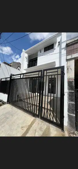 Kencana Loka Sektor 12.5 BSD Rumah 2 Lantai SHM 1,85 M
