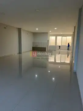 Sewa Ruko Cocok Usaha dan Kantor Jl Mayjend Sutoyo Semarang 8810