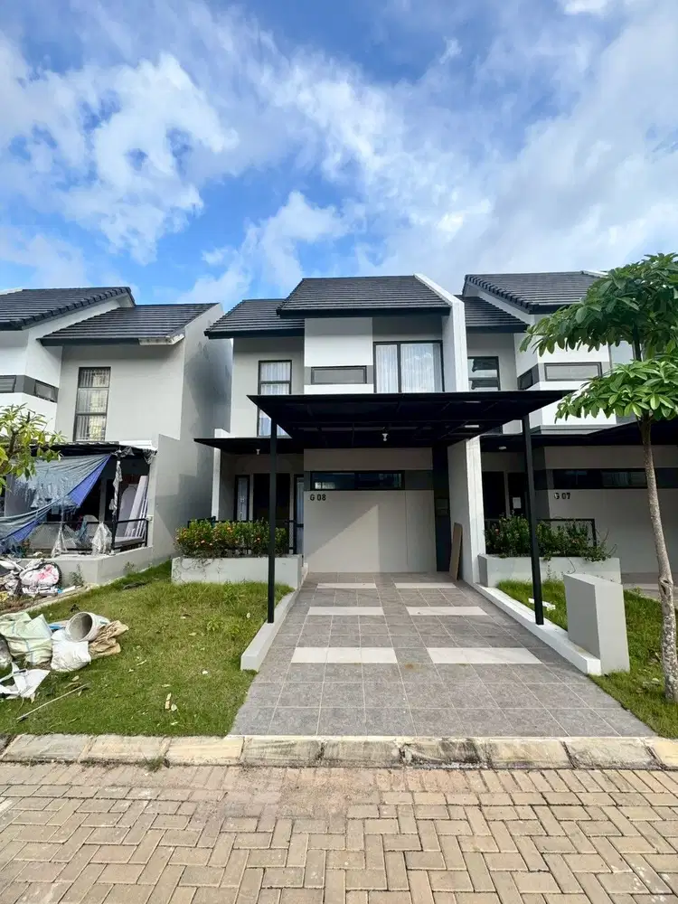 Dijual Rumah 2 Lantai Hook Tengah di Royal Vasa, Batam Center