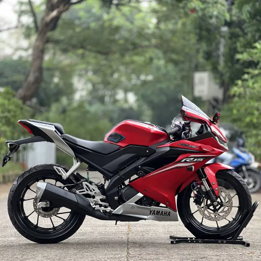 YAMAHA YZF R15 V3 MERAH 2017 KM RENDAH PAJAK PANJANG KAYAK BARU