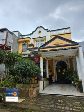 DIJUAL  Rumah 2 Lantai Siap Huni Di Legenda Wisata
