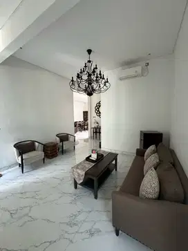 Pakuwon indah  Minimalis siap huni